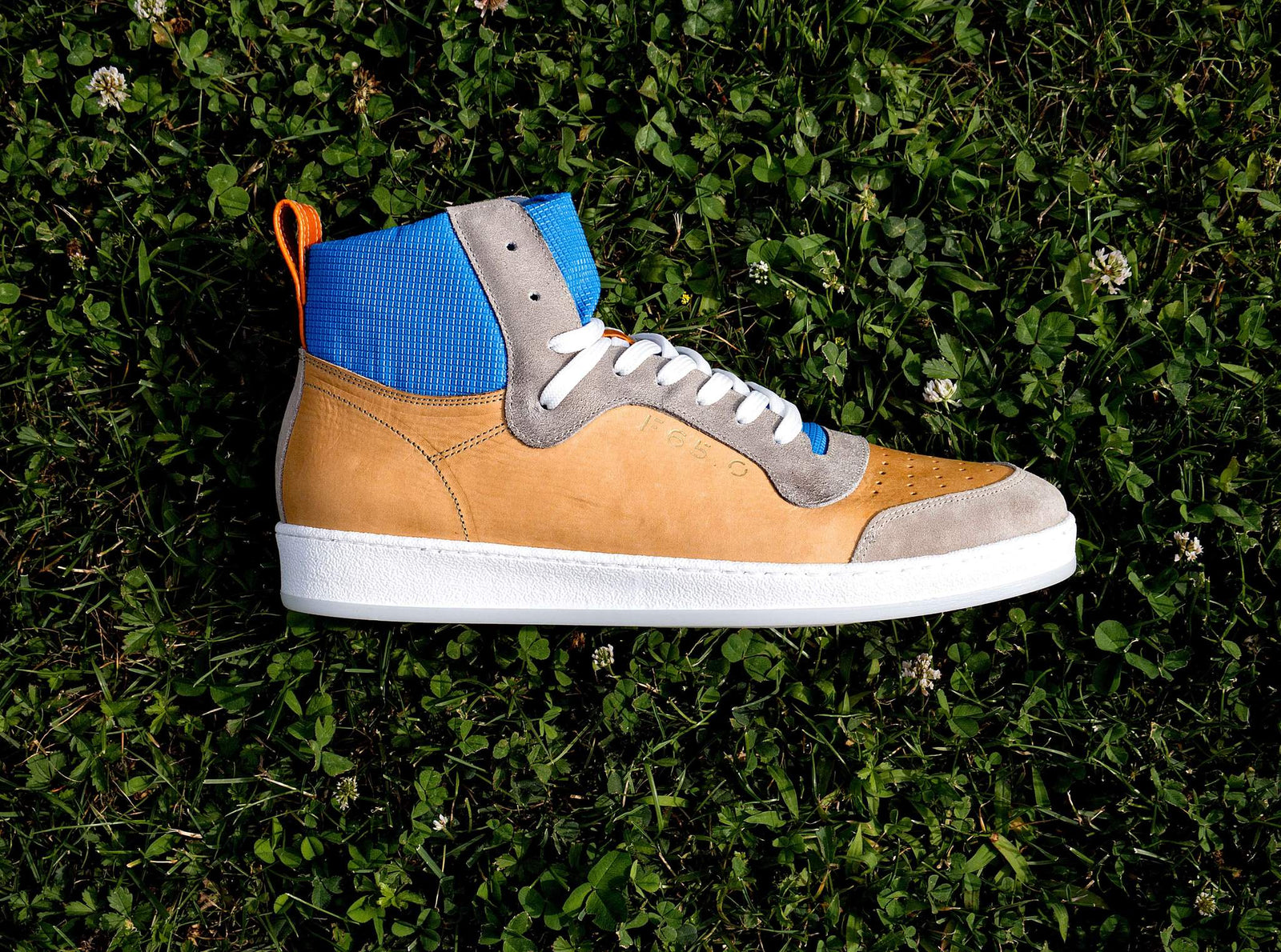 Handgefertigte Sneaker, die aus der Masse herausstechen