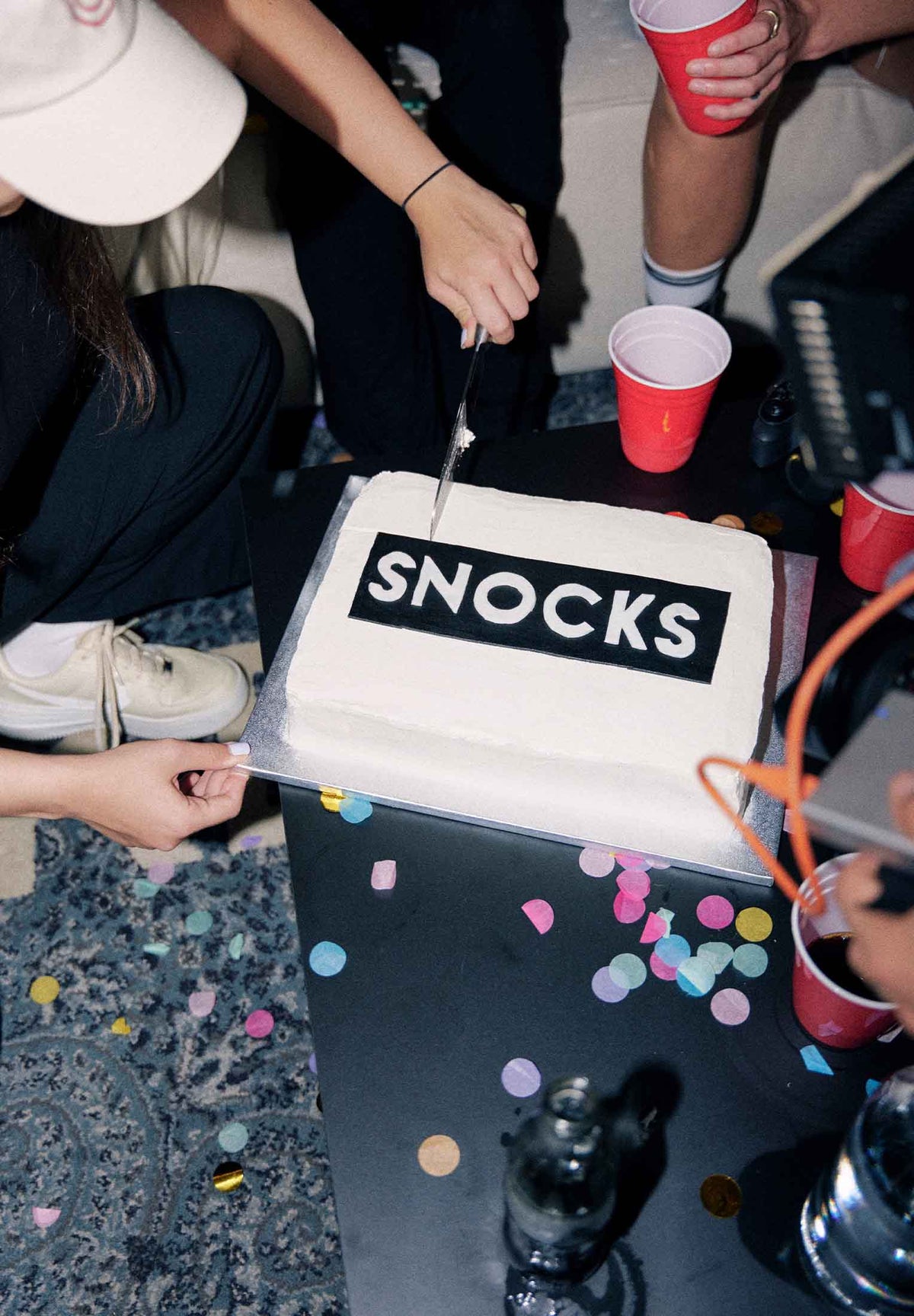 //snocks.com/cdn/shop/files/SNOCKS-Birthday-10.jpg?v=1659446745