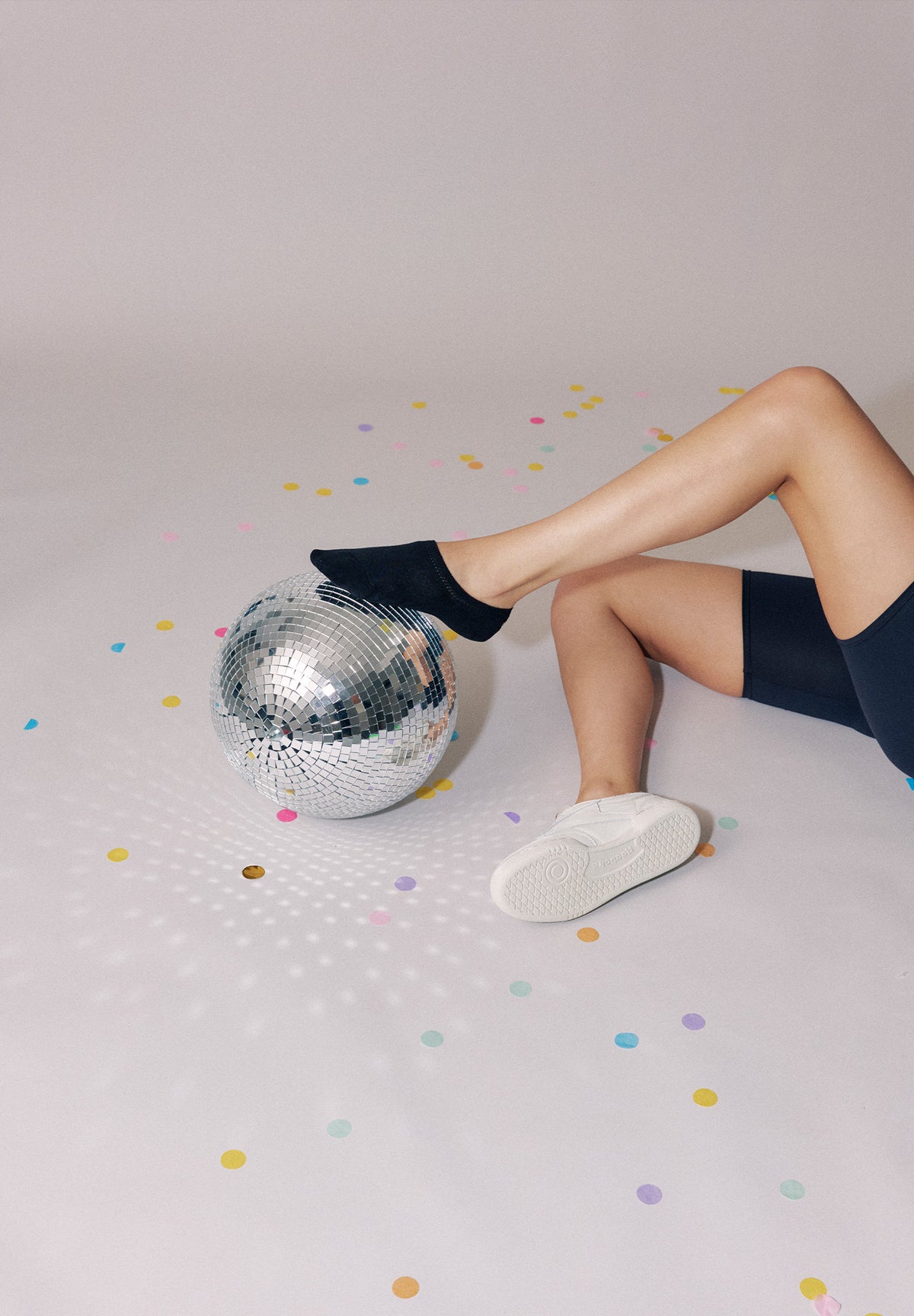 //snocks.com/cdn/shop/files/SNOCKS-Birthday-5.jpg?v=1659446745