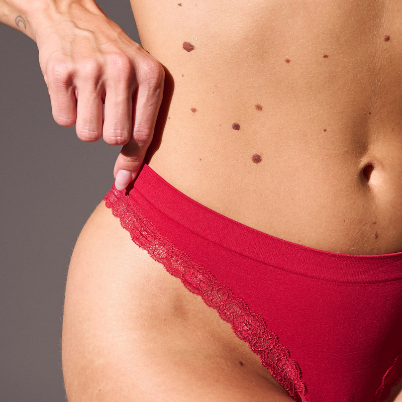 Seamless Strings mit Spitze - Unterhosen - Zarte Spitzenkante