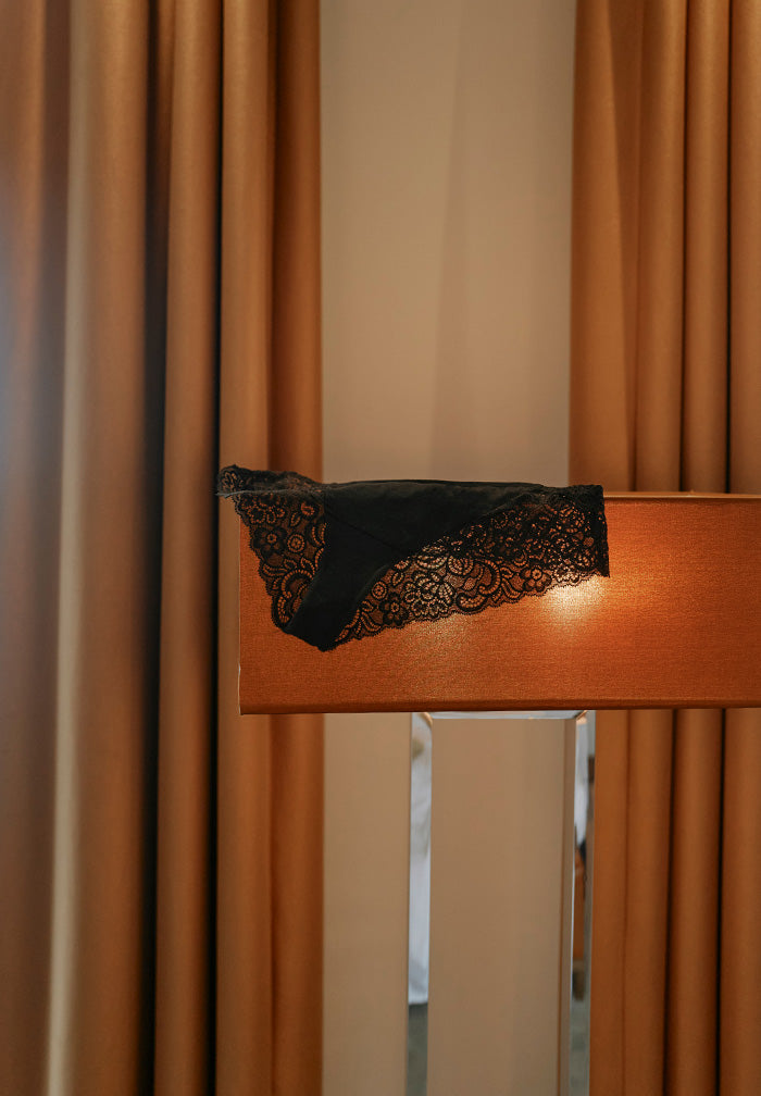 //snocks.com/cdn/shop/files/hotelroom-1.jpg?v=1752836984