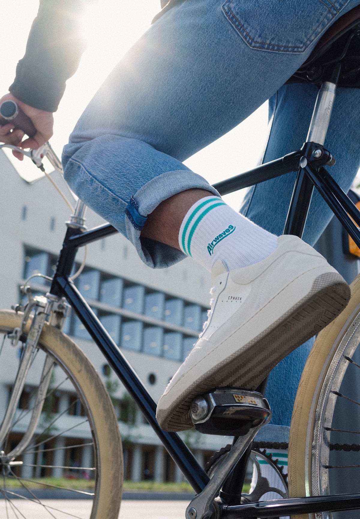 //snocks.com/cdn/shop/files/snocks-x-airwaves-11.jpg?v=1659450517